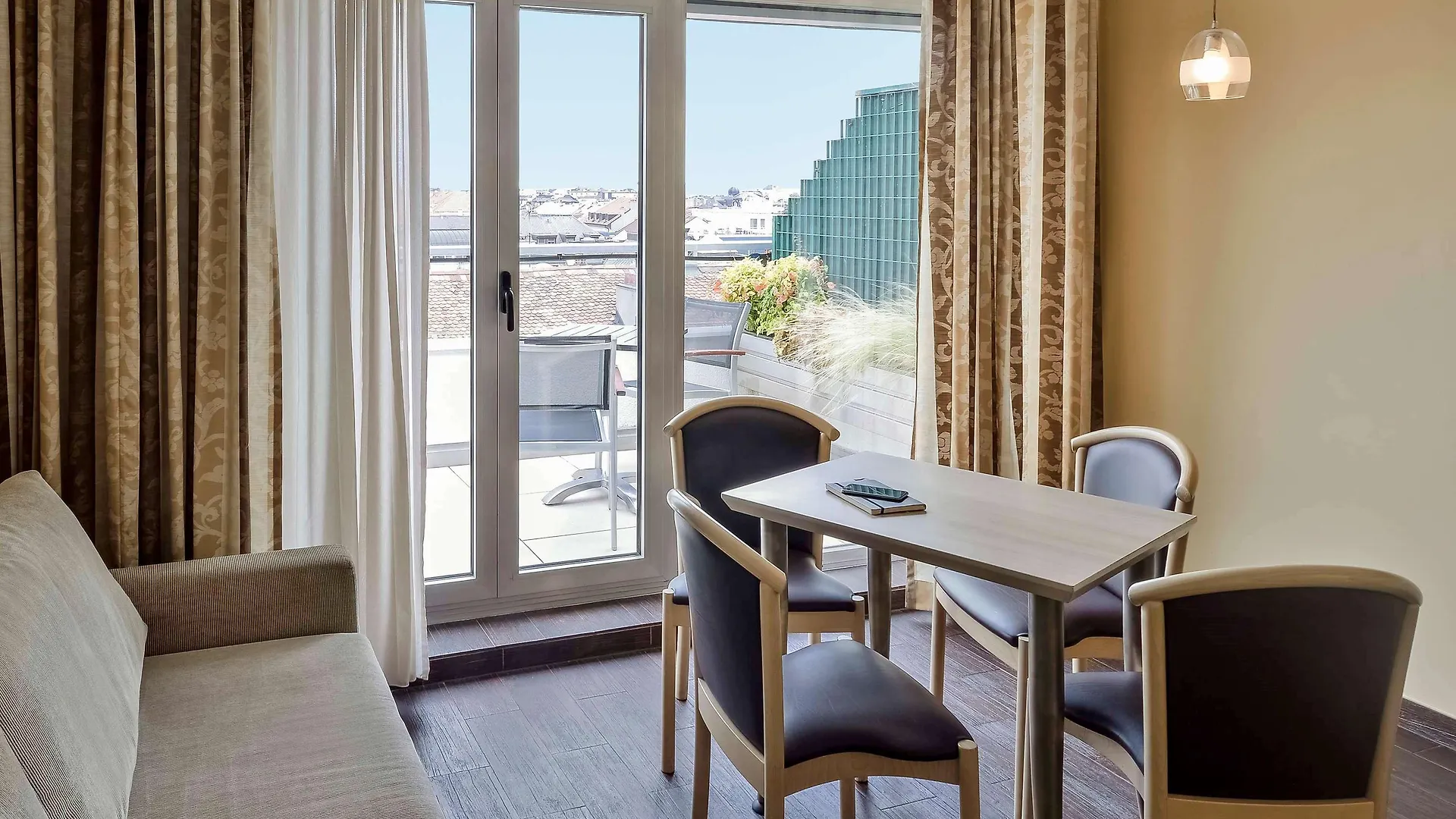 Aparthotel Adagio Geneve Mont-Blanc 3*, Ginebra